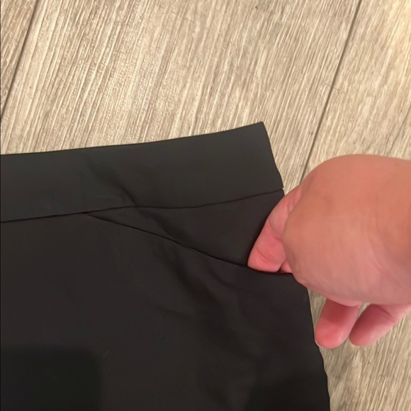 Dana Buchman Black Ankle Cropped Pants - Picture 3 of 9